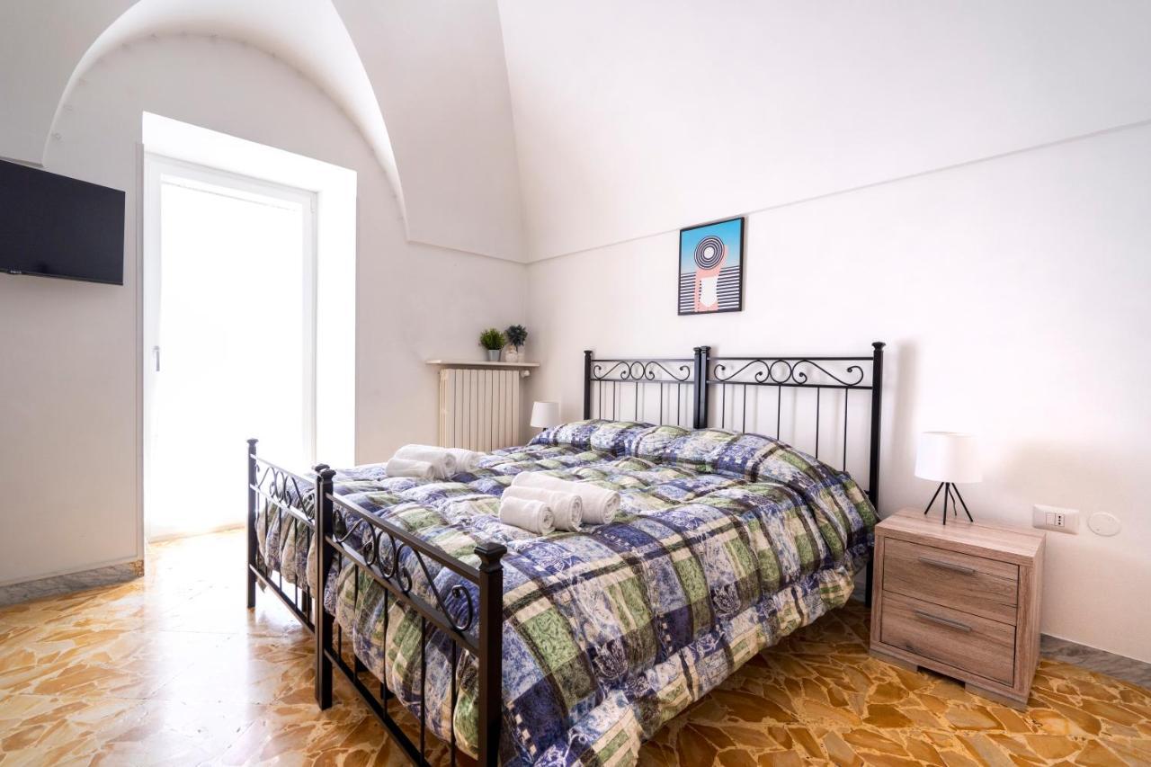Vico II Terrace Apartment A Step From Piazza Roma Martina Franca Luaran gambar